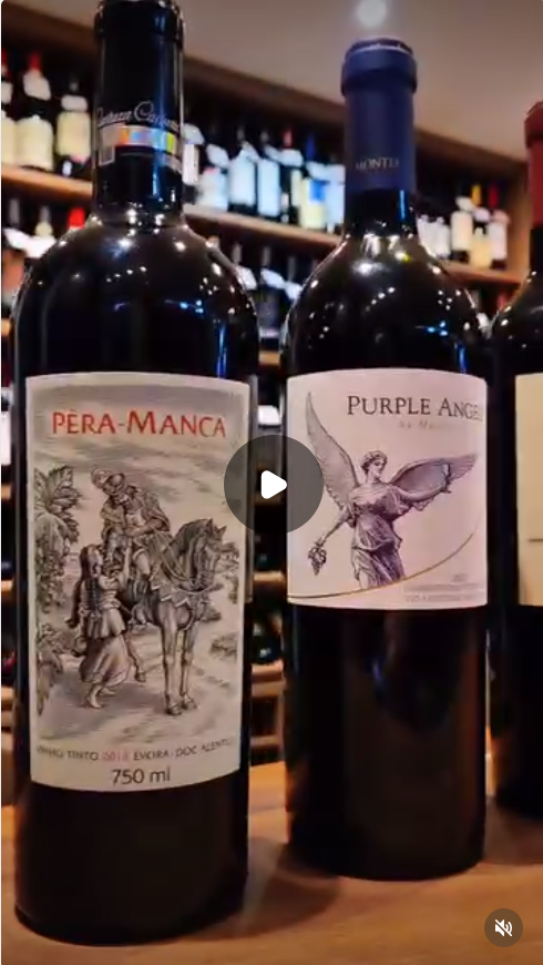 Garrafas Pêra-Manca e Purple Angel em primeiro plano
